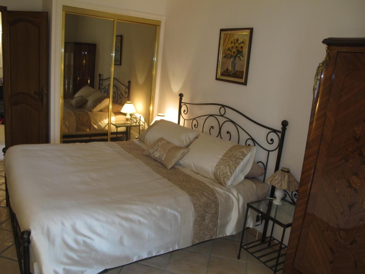 Bed and Breakfast L'Oustau de Bigatié à Lambesc Extérieur photo